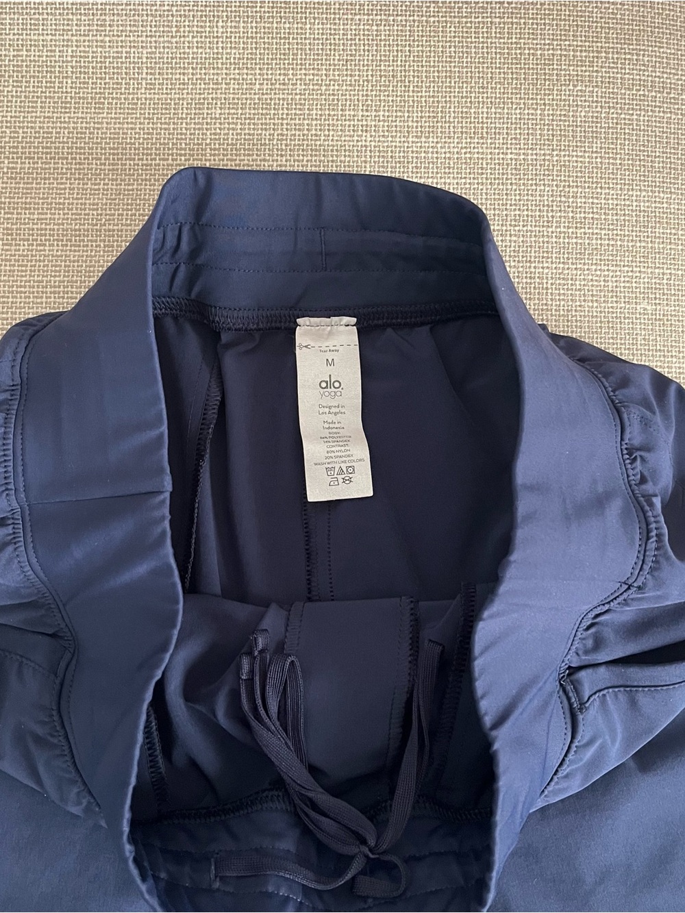 ALO Yoga Men's Navy Athletic Shorts - Picture 3 of 6